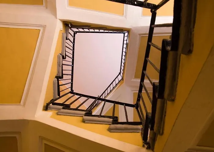 H Friendly * Ercolano